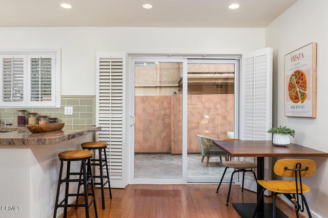 1200 S Orange Grove Boulevard, Pasadena CA: https://media.crmls.org/mediaz/e830f0f9-4a36-4222-aa85-ca960ffa017b.jpg