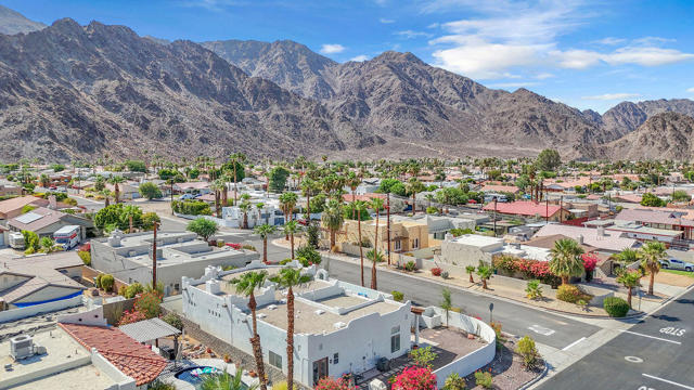 77440 Calle Ensenada, La Quinta CA: https://media.crmls.org/mediaz/e8328581-cf01-4364-a5a9-c64bb102fd1e.jpg