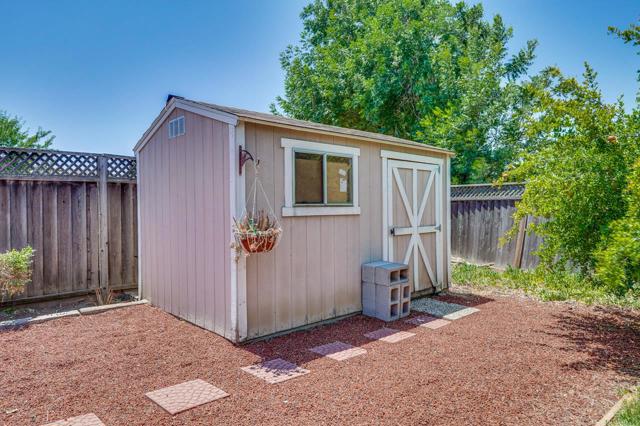 5179 Pebbletree Court, San Jose CA: https://media.crmls.org/mediaz/e8328c8d-ad0f-494e-a6f0-977e29345936.jpg