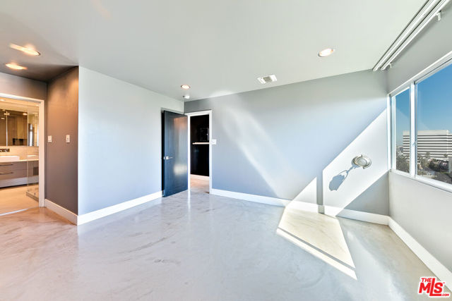 101 California Avenue, Santa Monica CA: https://media.crmls.org/mediaz/e832aed0-cc27-4375-8a08-fde5ee551d6b.jpg