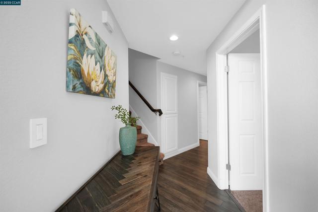 314 Skyline Dr, San Ramon CA: https://media.crmls.org/mediaz/e832c1be-8e0d-4290-83d9-697fec50091e.jpg