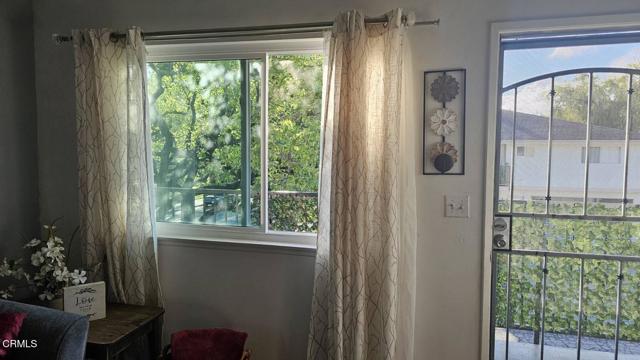 Detail Gallery Image 6 of 16 For 1267 Chalmette Ave, Ventura,  CA 93003 - 2 Beds | 1 Baths