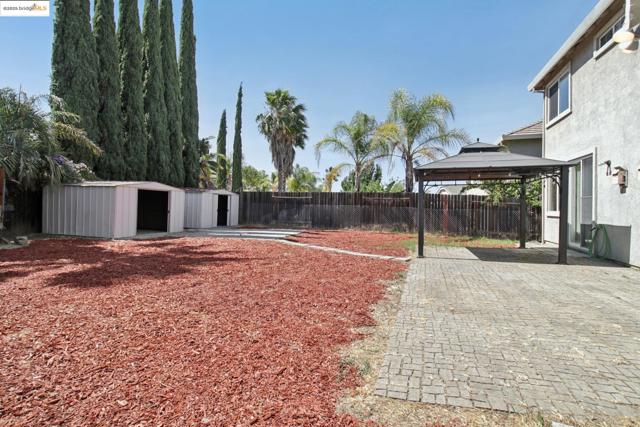 1838 Buck Mountain Ct, Antioch CA: https://media.crmls.org/mediaz/e833a7e4-6023-4741-9eab-e9374acea74e.jpg