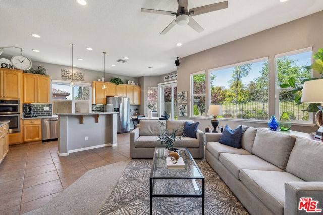 11051 Fiore Drive, Rancho Cordova CA: https://media.crmls.org/mediaz/e8348623-84da-4f13-a098-6e403f78c753.jpg