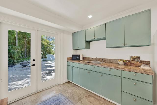 9399 Carmichael Drive, La Mesa CA: https://media.crmls.org/mediaz/e8353a30-604e-4422-b84d-e528f0815dd9.jpg