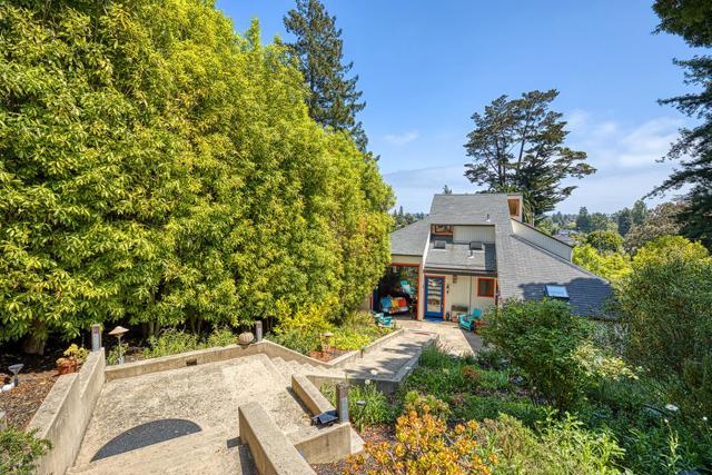 449 High Street, Santa Cruz CA: https://media.crmls.org/mediaz/e8357708-531a-48c4-92c7-eae462e36de0.jpg