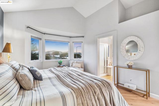 3 Harbor View Dr, Richmond CA: https://media.crmls.org/mediaz/e835a1d9-2118-4edc-9e9a-903ed29e3902.jpg