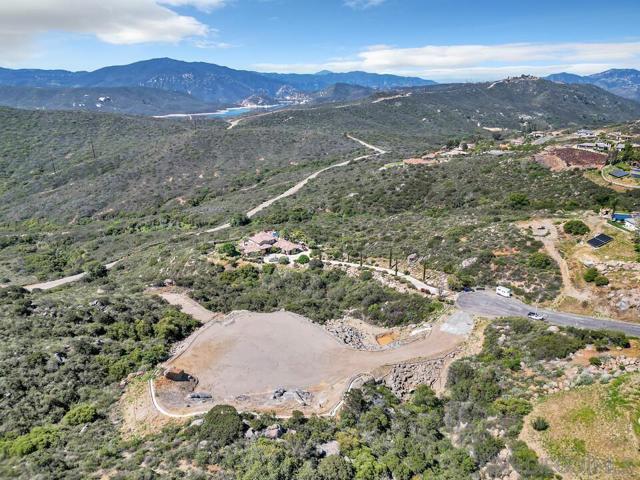 2169 Corte Dorado Espuela, Alpine CA: https://media.crmls.org/mediaz/e8361e12-8344-4db7-8d56-11db10d53c3e.jpg