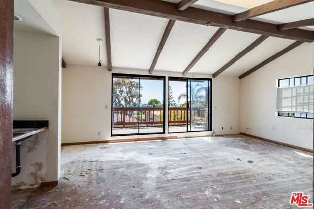 11 S Callecita, Laguna Beach CA: https://media.crmls.org/mediaz/e8363971-bc87-467f-9929-ec8ba51aac38.jpg