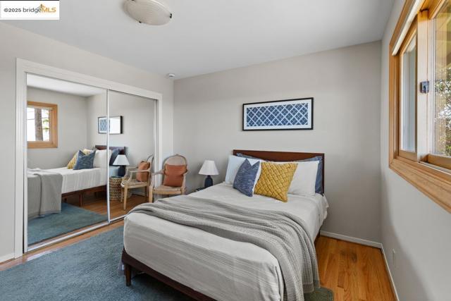 11718 Cranford Way, Oakland CA: https://media.crmls.org/mediaz/e8363abe-1232-4dd5-8e21-80dda14618e2.jpg