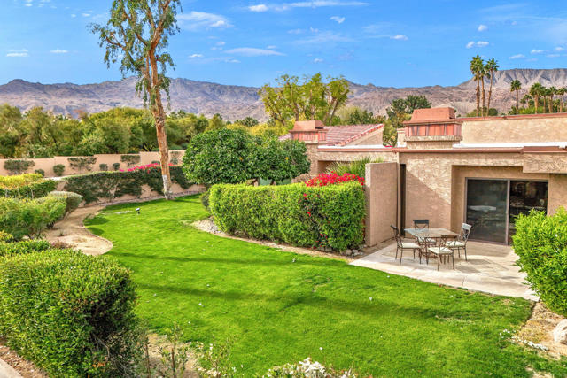 48980 Wildwood Lane, Palm Desert CA: https://media.crmls.org/mediaz/e836455f-2e99-456f-a9c5-53f7d32c0946.jpg