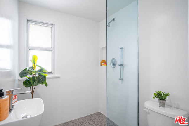 7145 Trask Avenue, Playa del Rey CA: https://media.crmls.org/mediaz/e836aff7-f29c-4f22-9c9c-33c16275912f.jpg