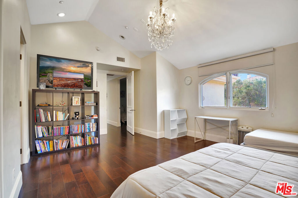 MLS #25630607 image #41