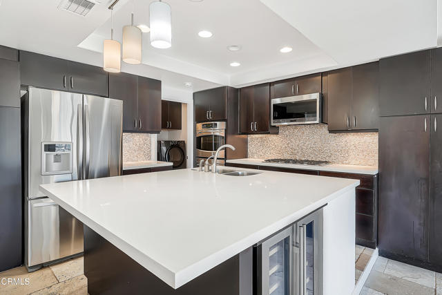 Detail Gallery Image 7 of 33 For 2010 Kingsbridge Way, Oxnard,  CA 93035 - 4 Beds | 3 Baths