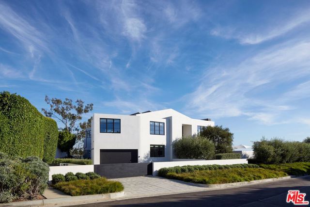 400 Amalfi Drive