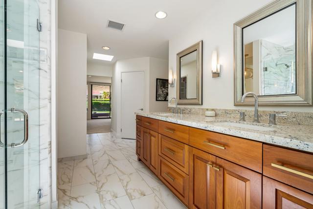 44837 Oro Grande Circle, Indian Wells CA: https://media.crmls.org/mediaz/e83879bb-a1d4-4868-8e30-7ca9f3c95ec8.jpg
