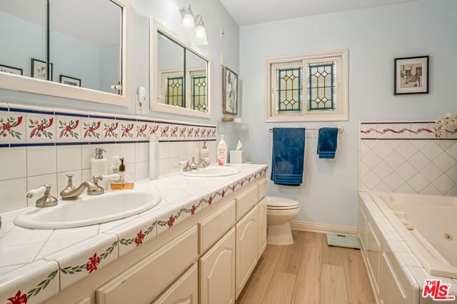 MLS #25586831 image #12