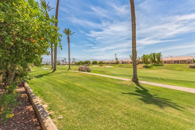 Detail Gallery Image 6 of 40 For 37489 Pineknoll Ave, Palm Desert,  CA 92211 - 3 Beds | 2/1 Baths