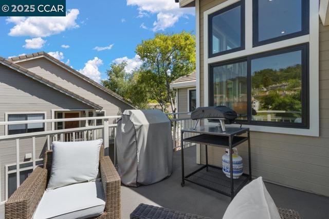 5593 Terra Granada Dr, Walnut Creek CA: https://media.crmls.org/mediaz/e83933c8-99d0-4e22-9e62-635479a47bbb.jpg