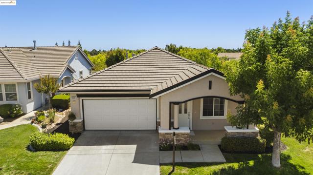 1040 Bismarck Terr, Brentwood CA: https://media.crmls.org/mediaz/e83a1bed-28ff-433c-803c-90c70a4d3917.jpg