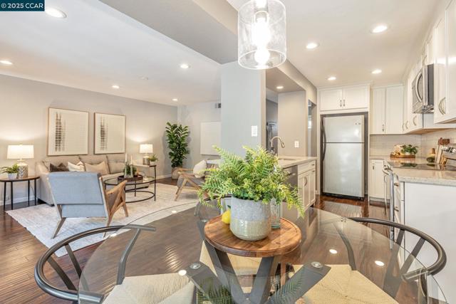 239 Ashley Cir, Danville CA: https://media.crmls.org/mediaz/e83a7199-493e-42b8-bc2a-b0facf119ad9.jpg