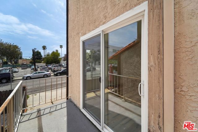 1133 22nd Street, Santa Monica CA: https://media.crmls.org/mediaz/e83a8605-4083-43f6-b7d1-b4b5d7d52d1f.jpg