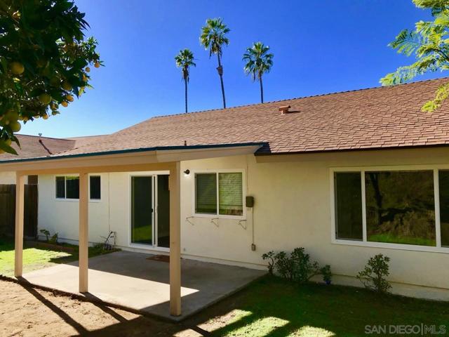 5091 Park Rim Dr, San Diego CA: https://media.crmls.org/mediaz/e83aed0a-0c29-4c99-9444-b20302764168.jpg