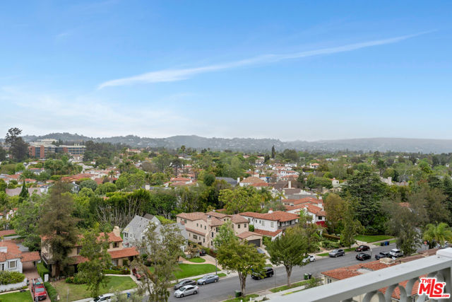 10787 Wilshire Boulevard, Los Angeles CA: https://media.crmls.org/mediaz/e83b3092-a15d-4183-a3bc-501b737a8563.jpg