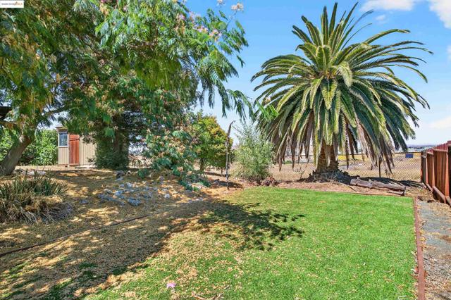 41 Corte Dorado Ct., Benicia CA: https://media.crmls.org/mediaz/e83b6516-df0c-4734-b3e7-1bd3e6467edb.jpg