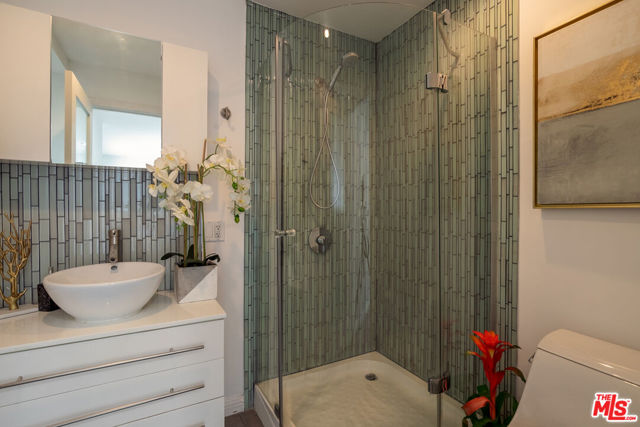 6240 Mulholland Highway, Los Angeles CA: https://media.crmls.org/mediaz/e83b9afc-11d0-43d0-abe6-2a9f40eb88af.jpg