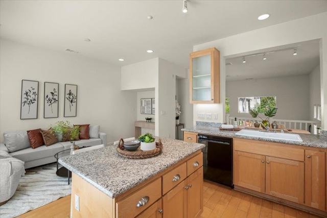 171 Stockwell Drive, Mountain View CA: https://media.crmls.org/mediaz/e83bfb98-5e5e-4fa1-bdab-3cdd1ccdc217.jpg