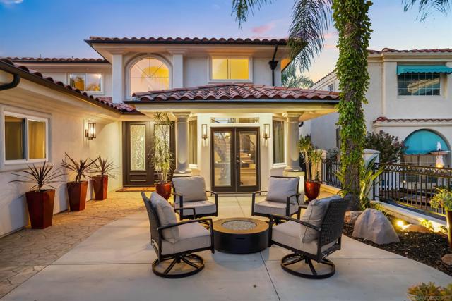 22590 Canyon Lake Drive South, Canyon Lake CA: https://media.crmls.org/mediaz/e83c62e0-4b96-4022-94b4-1b2457685d7c.jpg