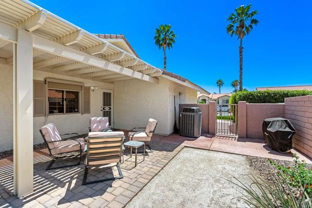 Image 33 of 47 For 78820 Runaway Bay Drive