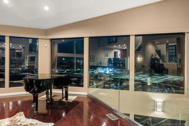 5392 Wilshire Drive, San Diego CA: https://media.crmls.org/mediaz/e83d730e-71e6-4bf2-b77b-2d6f3d44fda4.jpg