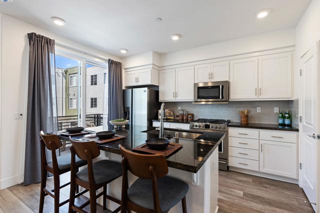 29231 Hub Ct, Hayward CA: https://media.crmls.org/mediaz/e83d7c39-c14b-40f4-a8ab-5ee7fa2a05bd.jpg