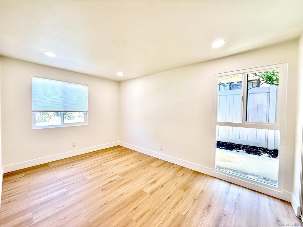 MLS #250034460SD img 23