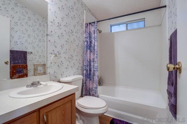 1010 E Bobier Dr, Vista, California 92084, 2 Bedrooms Bedrooms, ,2 BathroomsBathrooms,Residential,For Sale,E Bobier Dr,250016985SD