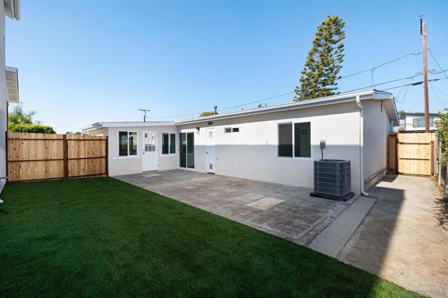 4626 4628 Derrick dr, San Diego CA: https://media.crmls.org/mediaz/e83da1f4-8d97-4e99-b113-314d67e2ebf1.jpg