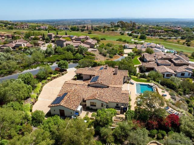 8411 Run Of The Knolls, San Diego CA: https://media.crmls.org/mediaz/e83df79f-ac7b-486d-8021-7f27f346b307.jpg