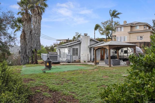 8016 Sterling Dr, El Cajon CA: https://media.crmls.org/mediaz/e83e554a-792e-40a0-b683-8222ec9d0a3e.jpg