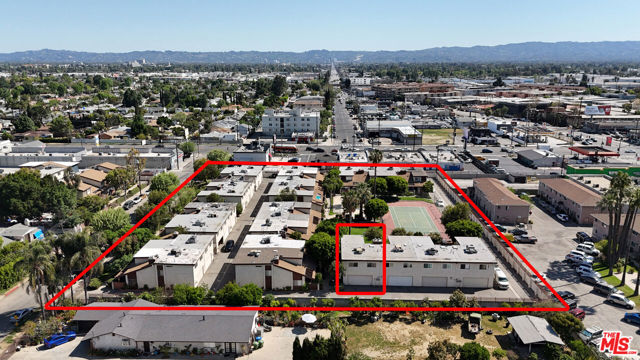 8333 Columbus Avenue, North Hills CA: https://media.crmls.org/mediaz/e83e5f30-9dd7-4e51-8494-6054e4f822d7.jpg