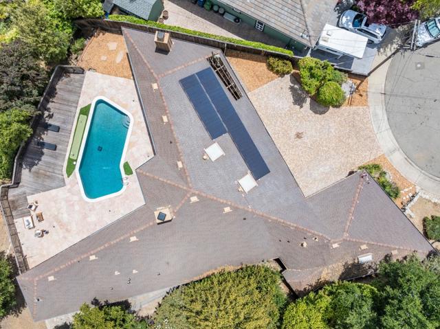 18009 Laird Court, Castro Valley CA: https://media.crmls.org/mediaz/e83ed692-86d2-4b1a-bec4-9e9f7f096612.jpg
