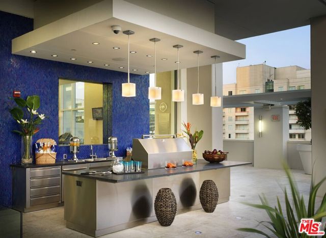 717 W Olympic Boulevard, Los Angeles CA: https://media.crmls.org/mediaz/e83faca5-48a6-46a7-9f3a-4499899045f2.jpg