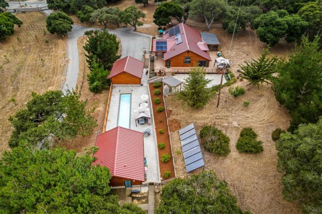 8697 Dyer Road, Salinas CA: https://media.crmls.org/mediaz/e83fd130-2260-4384-aa1c-97cbaec2e752.jpg