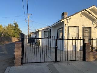 509 King Street, Bakersfield CA: https://media.crmls.org/mediaz/e8401cc2-e6c4-4a79-8cc1-c4800b279184.jpg