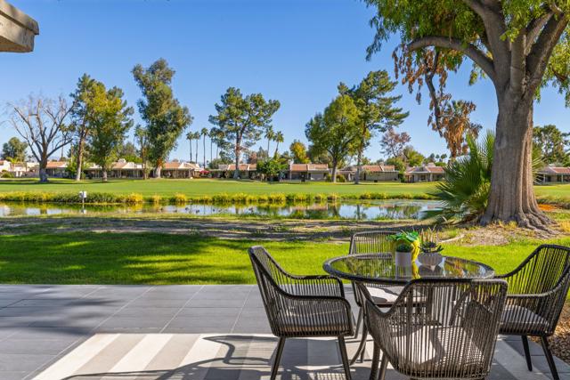 2910 Calle Loreto, Palm Springs CA: https://media.crmls.org/mediaz/e84205d2-abda-487d-b95e-77617aeb7690.jpg