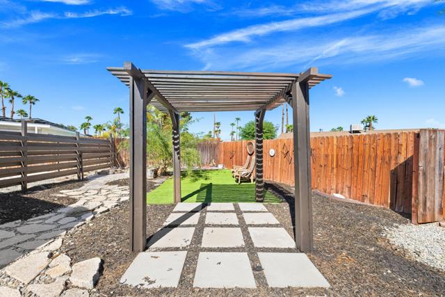 2200 N Carillo Road, Palm Springs, CA 92262