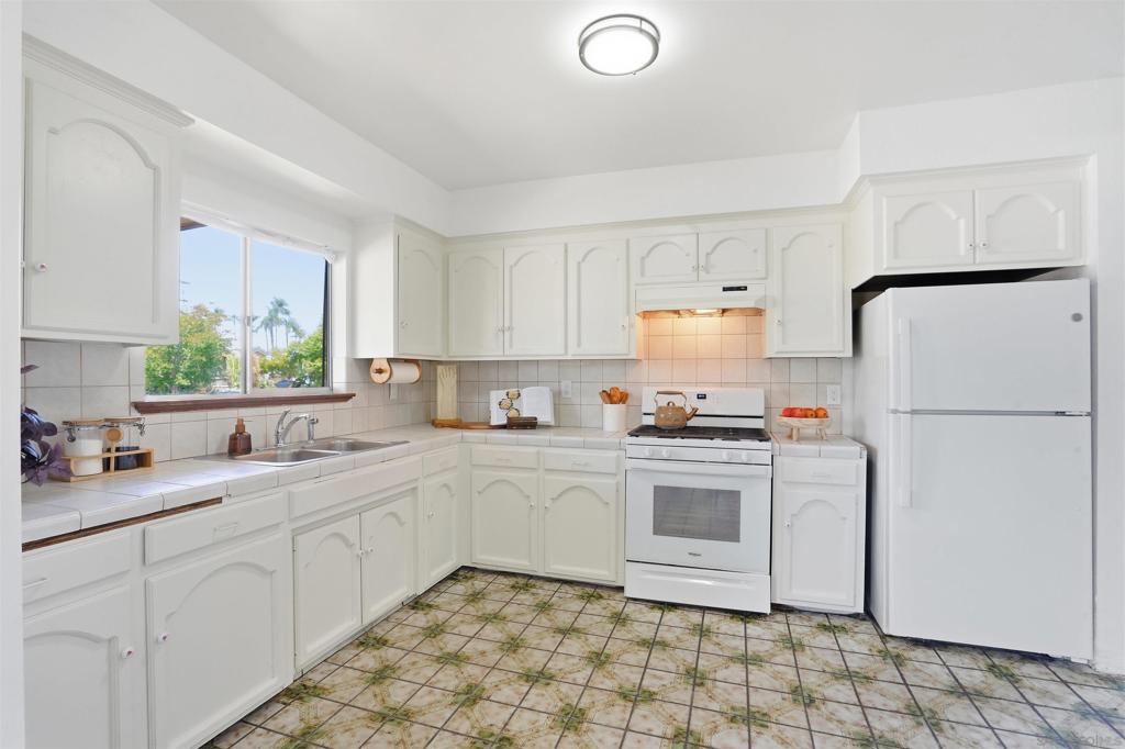 3775 Goldfinch Street - photo 9