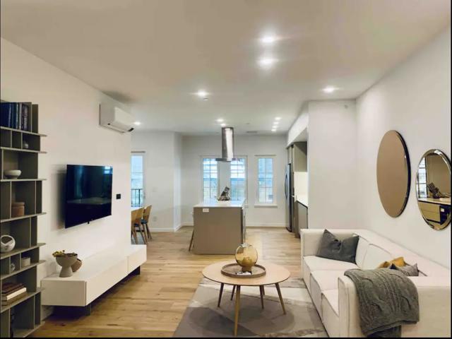 Image 2 of 20 For 1501 Cherry Street 106