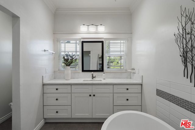 251 S Ardmore Avenue, Los Angeles CA: https://media.crmls.org/mediaz/e8438e4a-ec8c-4a7a-aff6-d95fdb3dbe4a.jpg